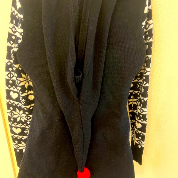 No boundaries in girls 👧  Christmas sweater - Picture 3 of 12